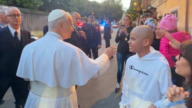 Un joven español invita al Papa para verse en Madrid