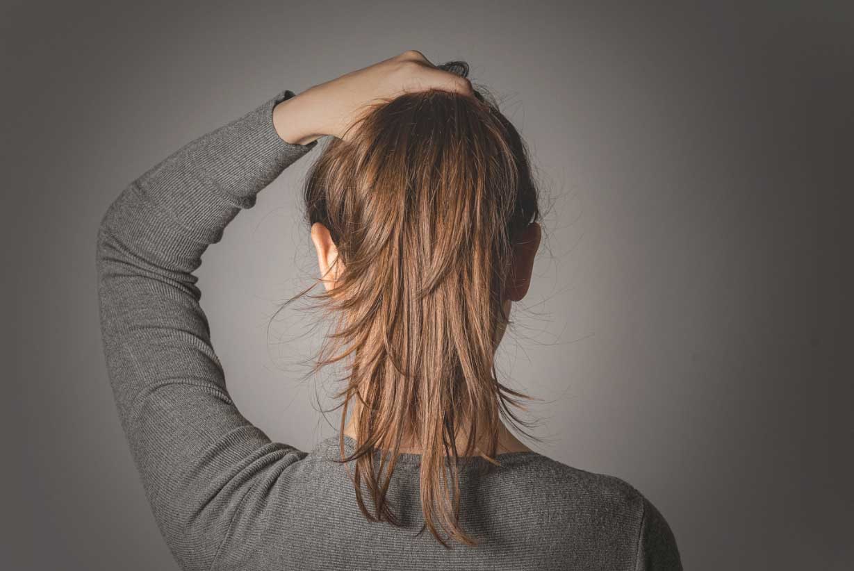 Coleta o pelo suelto para la vida diaria