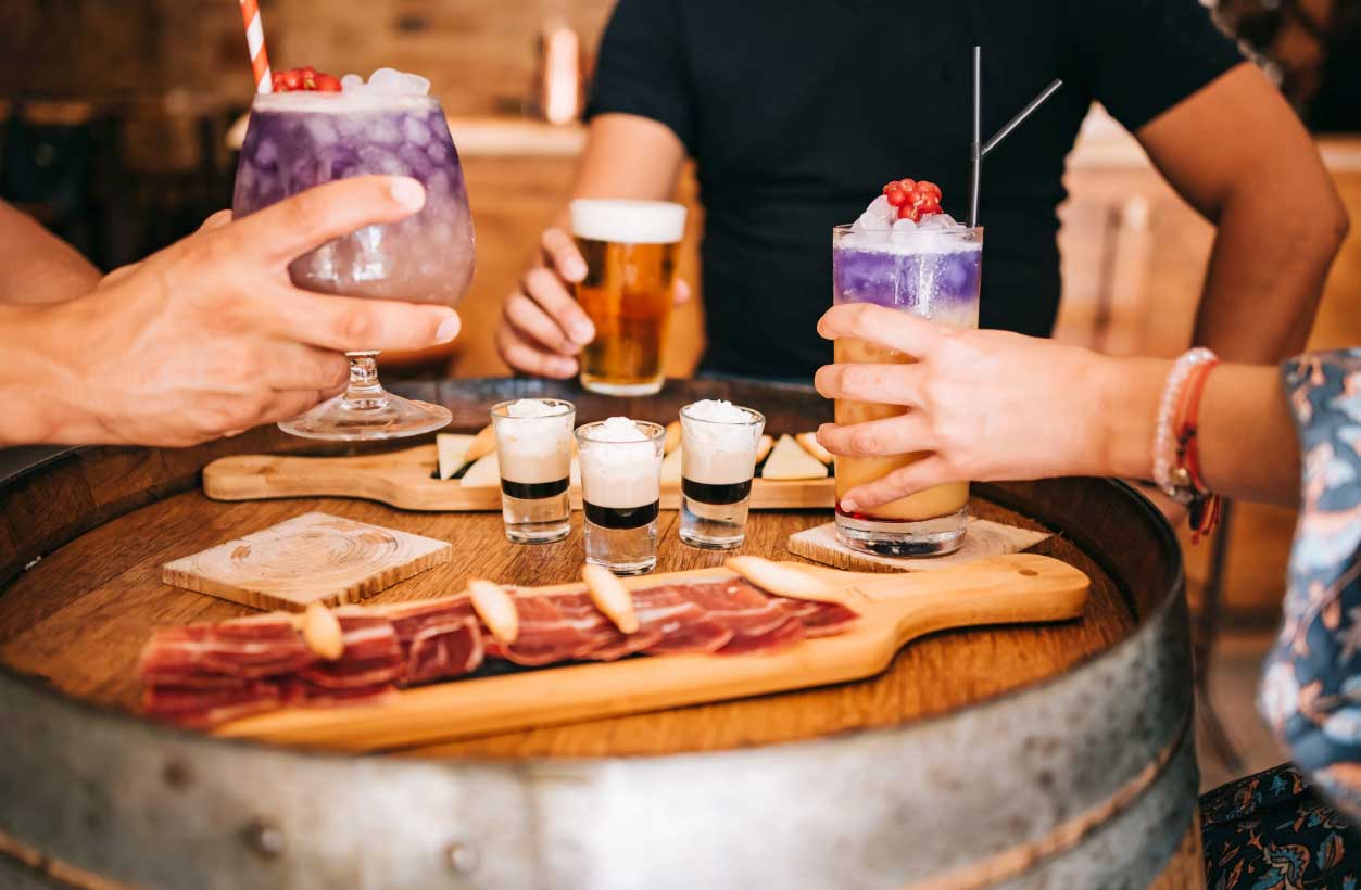 Tarde de tapas sin el móvil en la mano | Naberco Digital Tarde de tapas sin el móvil en la mano